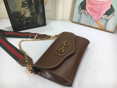 677286 26X16X4cm DF    (8)